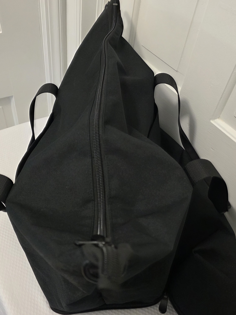 EC Lo & Sons Catalina Deluxe Large Black Weekender Tote W/Detachable Strap - Picture 8 of 15